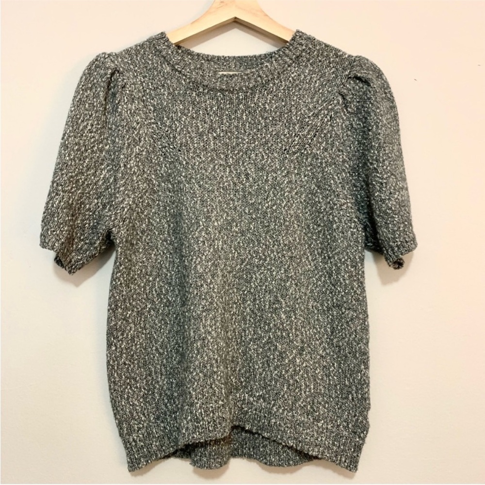 Universal Thread Gray Short Sleeve Speckled Knit Sweater with Puff Sleeves